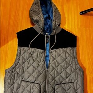 Men’s jacket with pockets and hoodie